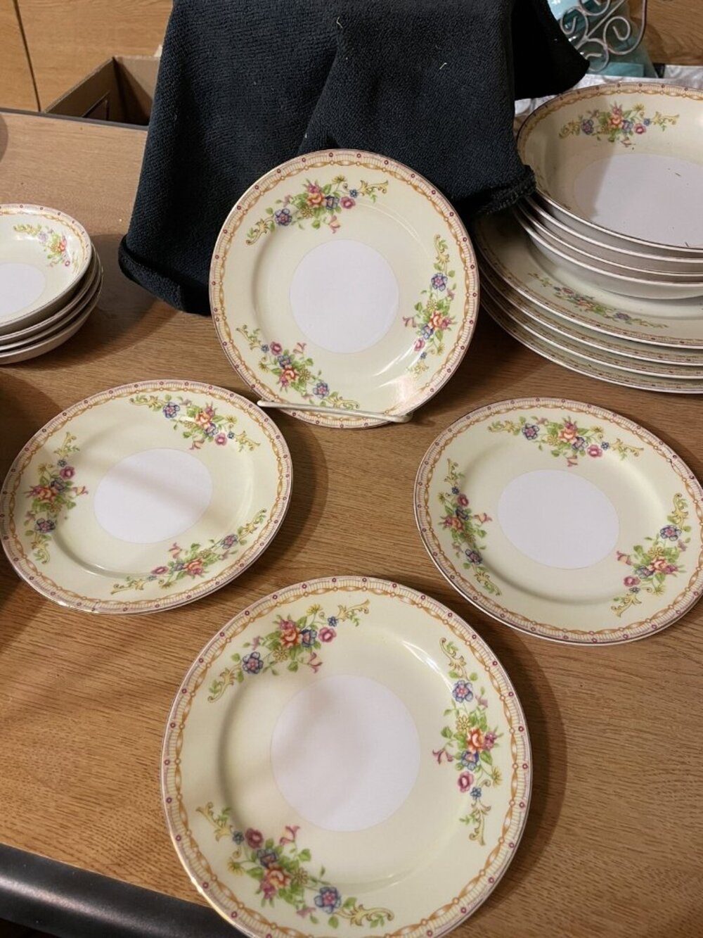 Japan Gold China Made in Japan Cream Rust Gold Trim Setting 4 Bread & Butter